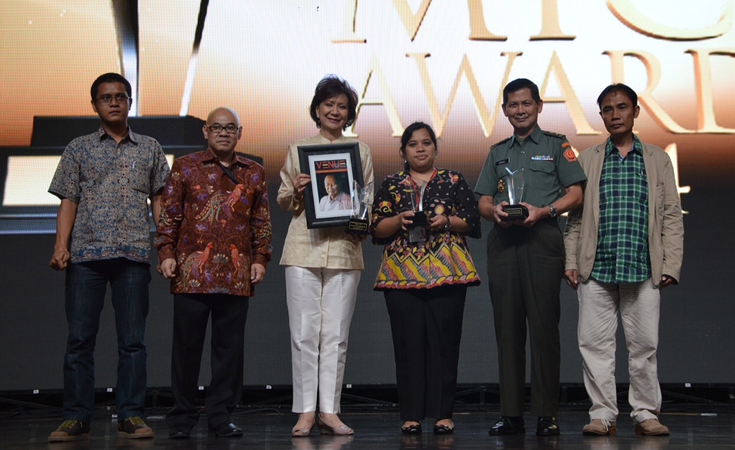 CIPUTRA RAIH ANUGERAH LIFETIME ACHIEVEMENT INDONESIA MICE AWARD 2014