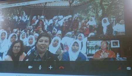 IR CIPUTRA TERIMA PENGHARGAAN DARI KOMUNITAS BURUH MIGRAN HONG KONG