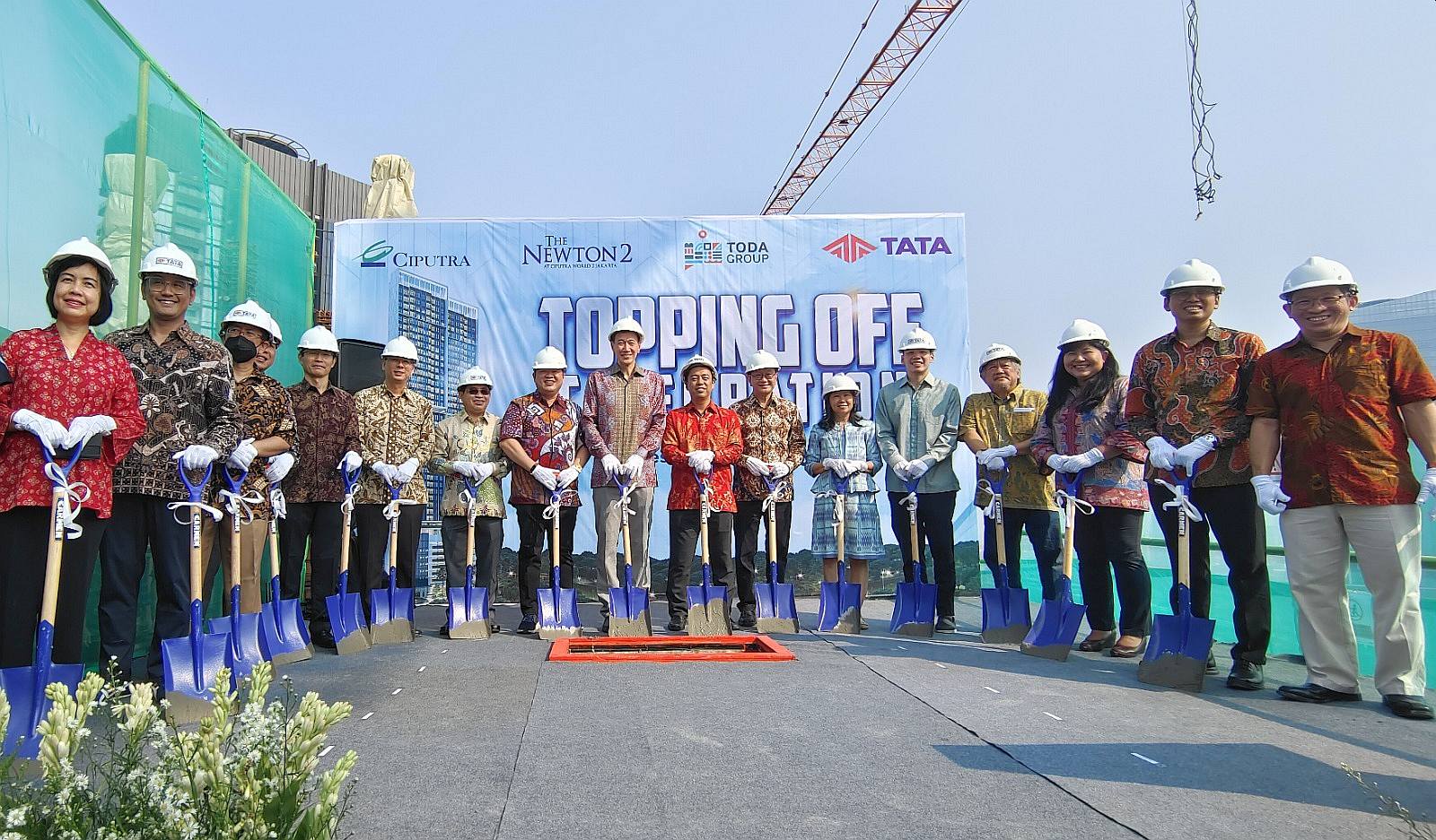 Ciputra Group Menggelar “Topping Off Celebration Tower The Newton 2”