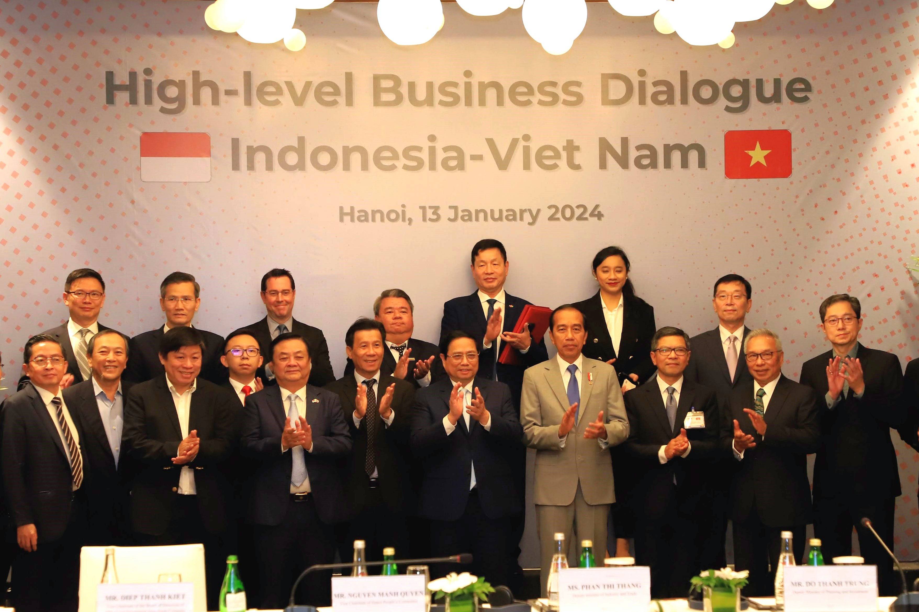 Bpk. Budiarsa Sastrawinata Mengikuti “High Level Business Dialogue” Bersama Presiden RI dan PM Vietnam
